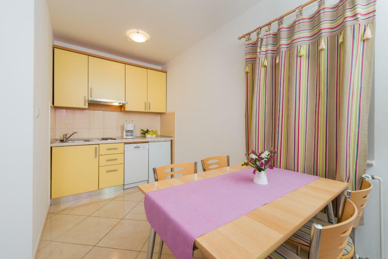 Apartments Villa Vallum ボル エクステリア 写真