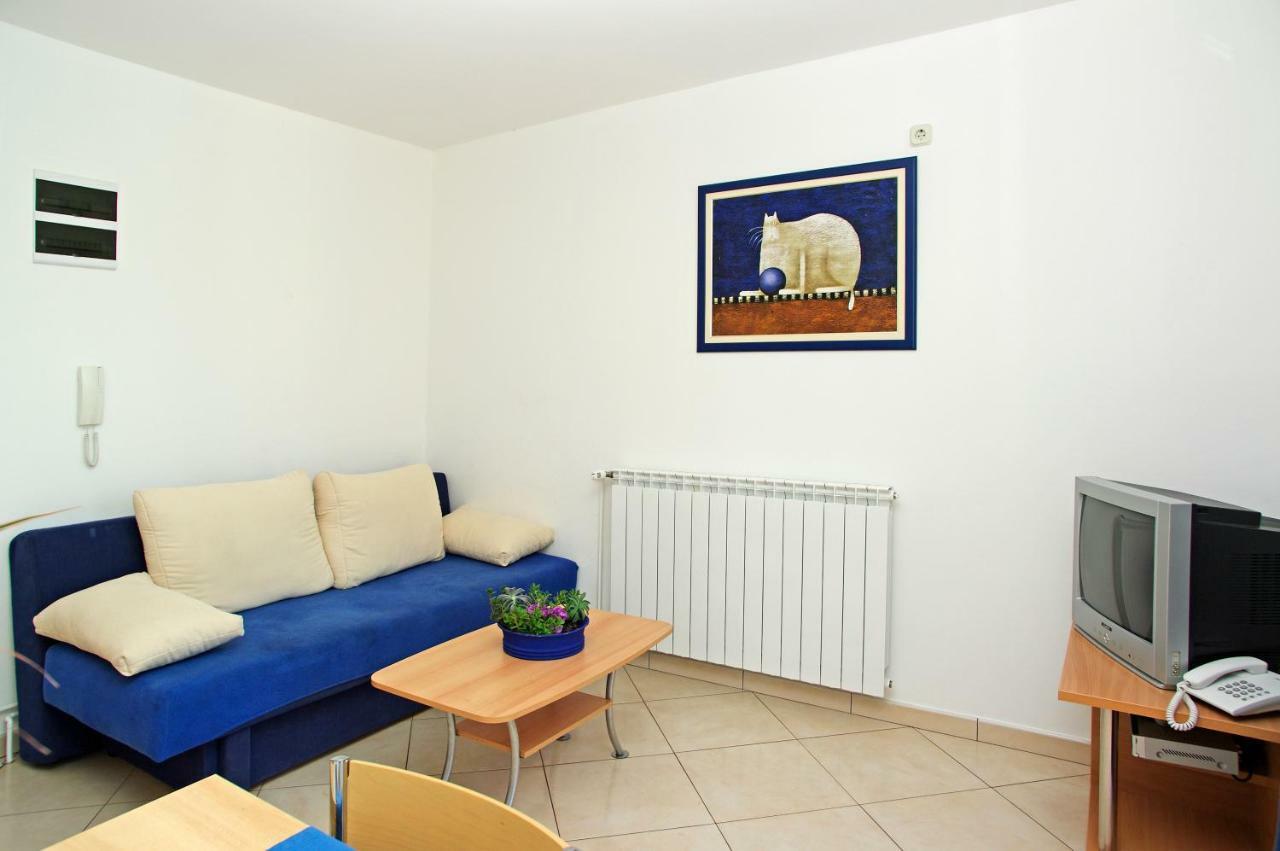 Apartments Villa Vallum ボル エクステリア 写真
